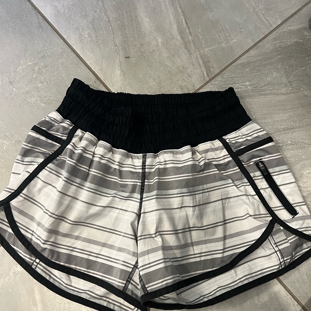 lululemon tracker shorts